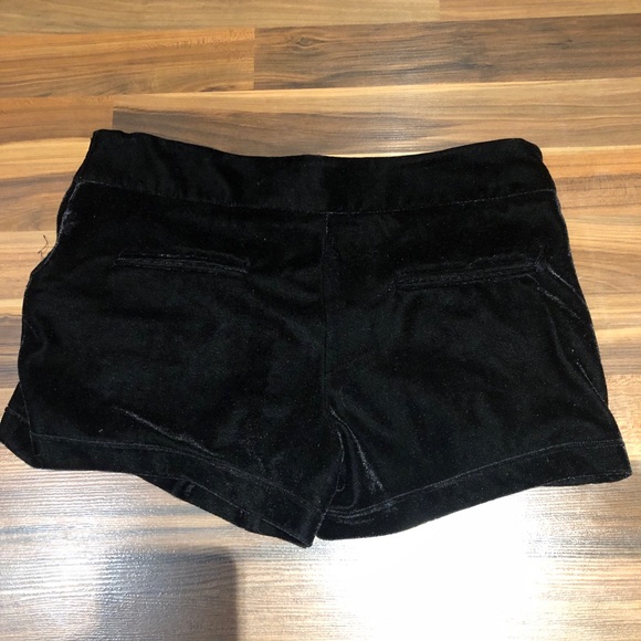 Zara basic velvet shorts gold zip closure - Picture 4 of 4